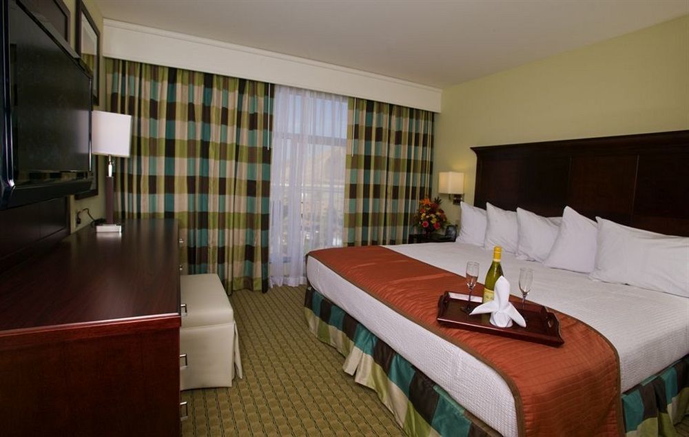 Embassy Suites Valencia Zewnętrze zdjęcie